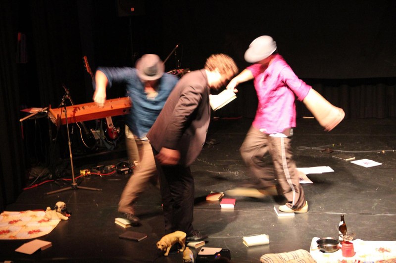 Wiittgenstein: tractatus performicus